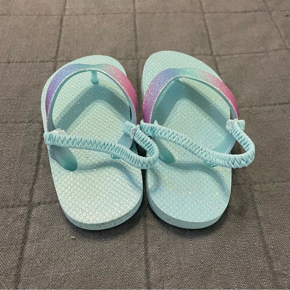 The children’s place sandals size 7 NWOT​​​​​​​ - Picture 2 of 3
